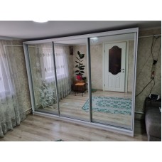 Dulap cupe la comandă Dulap cupe la comandă